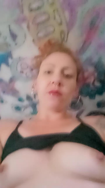 Slut__Muffin live cam on Cam4