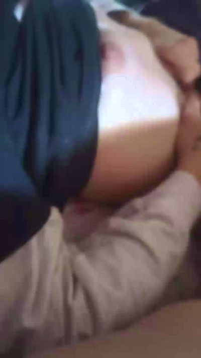 Slut__Muffin live cam on Cam4