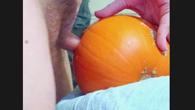 SmallHairyUncut live cam on Cam4
