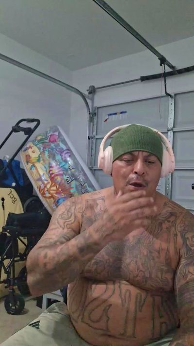 Smasher831 live cam on Cam4