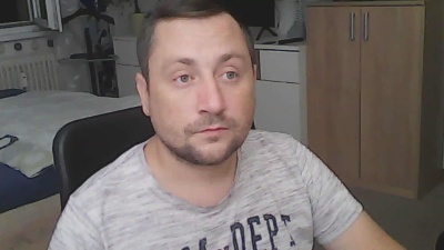 Smolik000 live cam on Cam4