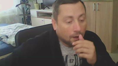 Smolik000 live cam on Cam4