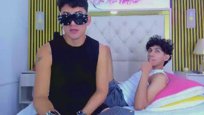 SnakeEmpire live cam on Cam4