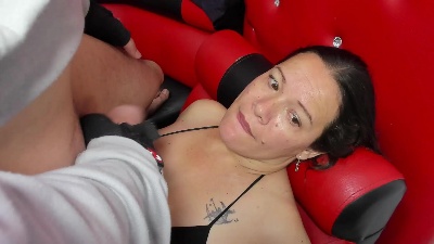 Snow_Whitee live cam on Cam4
