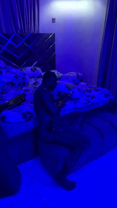 Snowblack9 live cam on Cam4