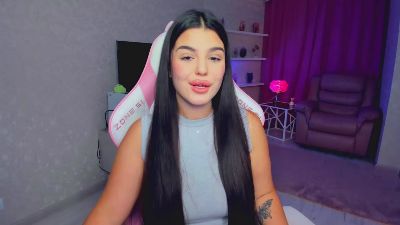 SnowingWinter live cam on Cam4