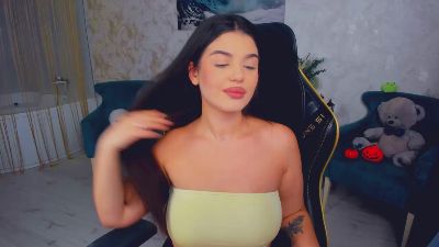 SnowingWinter live cam on Cam4