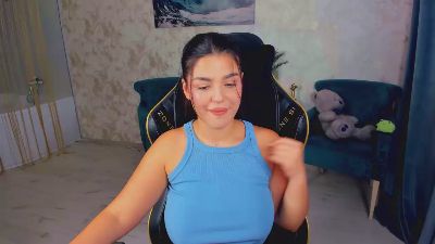 SnowingWinter live cam on Cam4