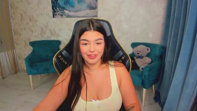 SnowingWinter live cam on Cam4
