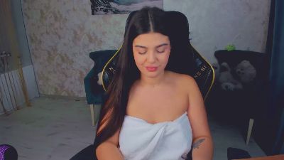 SnowingWinter live cam on Cam4