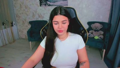 SnowingWinter live cam on Cam4