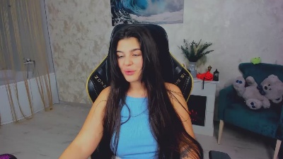 SnowingWinter live cam on Cam4