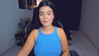 SnowingWinter live cam on Cam4