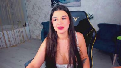 SnowingWinter live cam on Cam4