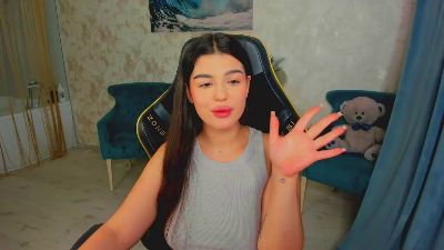 SnowingWinter live cam on Cam4