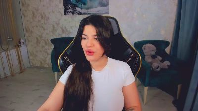 SnowingWinter live cam on Cam4