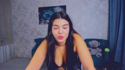SnowingWinter live cam on Cam4