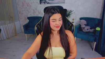 SnowingWinter live cam on Cam4