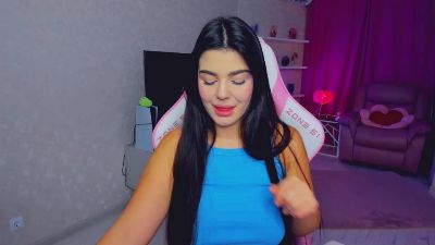 SnowingWinter live cam on Cam4