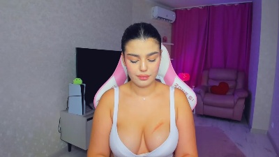 SnowingWinter live cam on Cam4