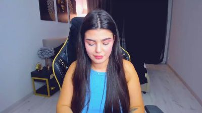 SnowingWinter live cam on Cam4