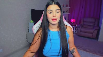 SnowingWinter live cam on Cam4