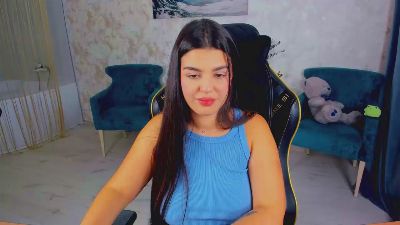 SnowingWinter live cam on Cam4