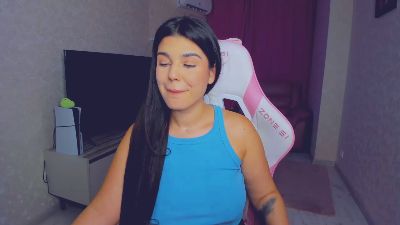 SnowingWinter live cam on Cam4