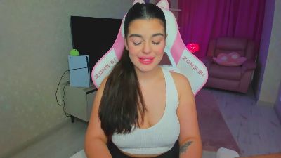 SnowingWinter live cam on Cam4