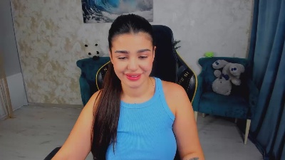 SnowingWinter live cam on Cam4