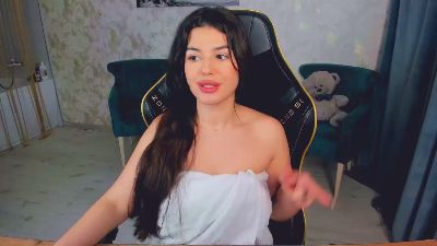 SnowingWinter live cam on Cam4