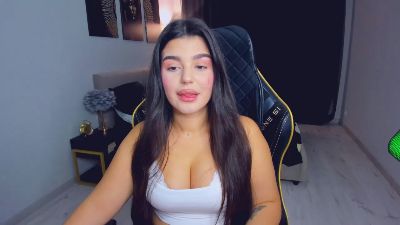 SnowingWinter live cam on Cam4