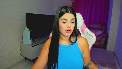 SnowingWinter live cam on Cam4