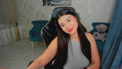 SnowingWinter live cam on Cam4