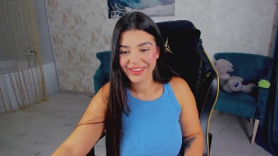 SnowingWinter live cam on Cam4
