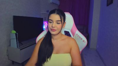 SnowingWinter live cam on Cam4