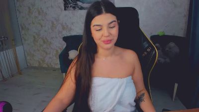SnowingWinter live cam on Cam4