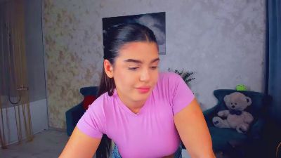 SnowingWinter live cam on Cam4
