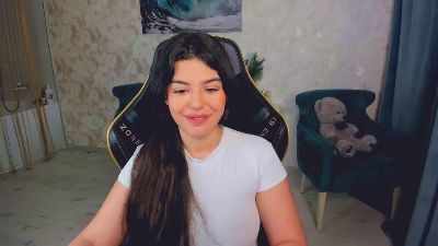 SnowingWinter live cam on Cam4