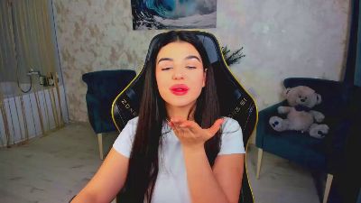 SnowingWinter live cam on Cam4