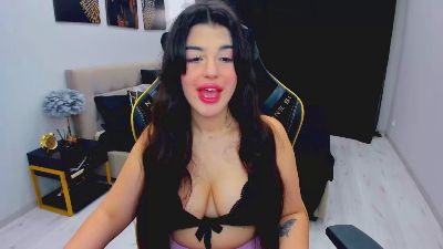 SnowingWinter live cam on Cam4