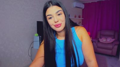 SnowingWinter live cam on Cam4