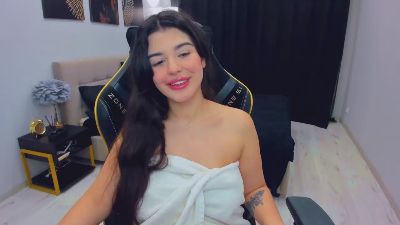 SnowingWinter live cam on Cam4