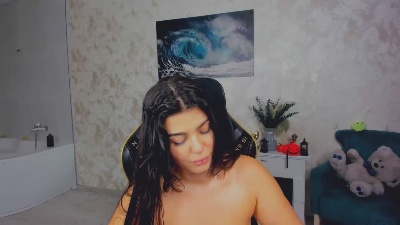 SnowingWinter live cam on Cam4