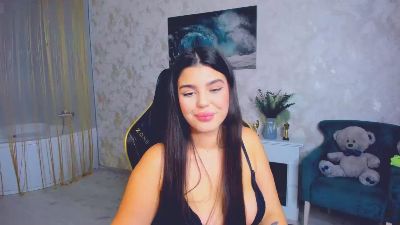 SnowingWinter live cam on Cam4