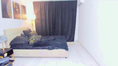 SnowingWinter live cam on Cam4