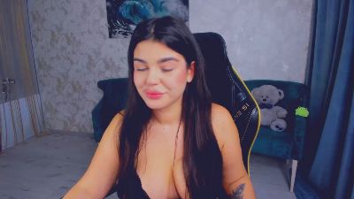 SnowingWinter live cam on Cam4