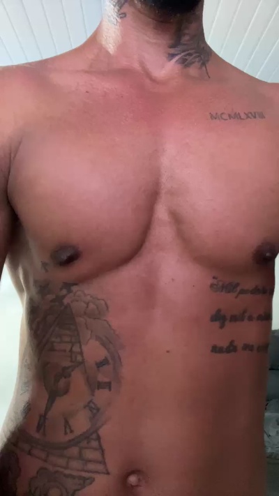 Soaresluucas29 live cam on Cam4