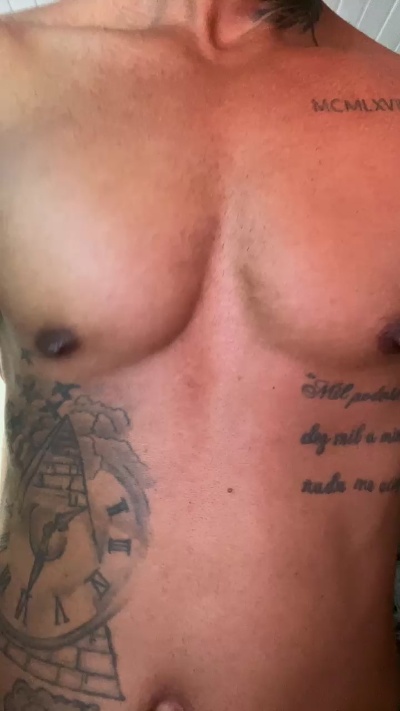 Soaresluucas29 live cam on Cam4