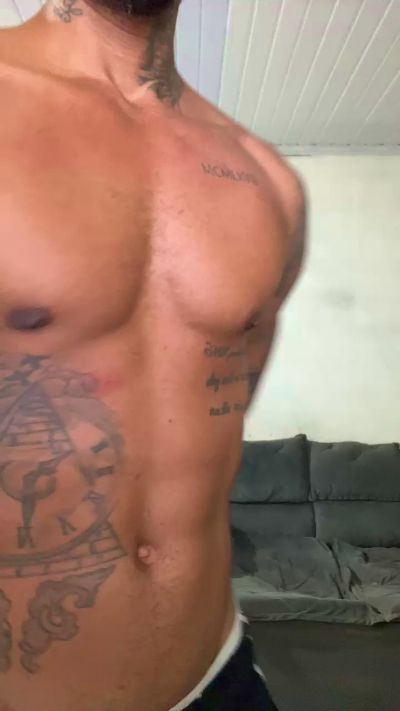 Soaresluucas29 live cam on Cam4
